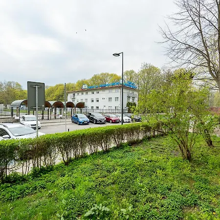 Rentplanet - Anielewicza Warschau